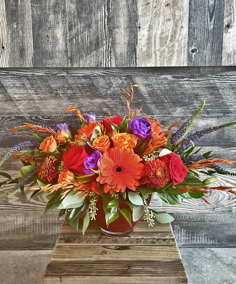 fall-toned floral arrangement