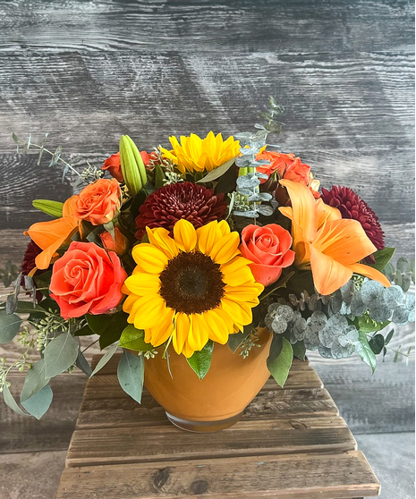 fall-toned floral arrangement